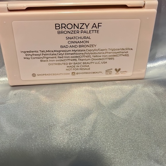 Bronzy AF Bronzer Palette by Basic Beauty - Picture 4 of 4
